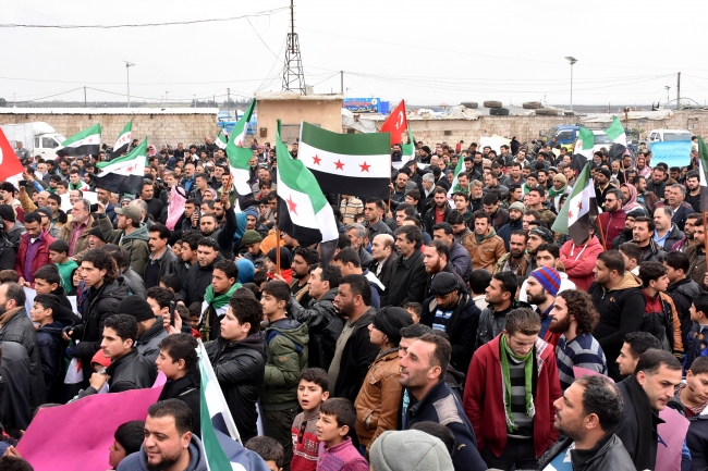 YPG/PKK'nın zorla göç ettirdiği sivillerden Zeytin Dalı'na destek